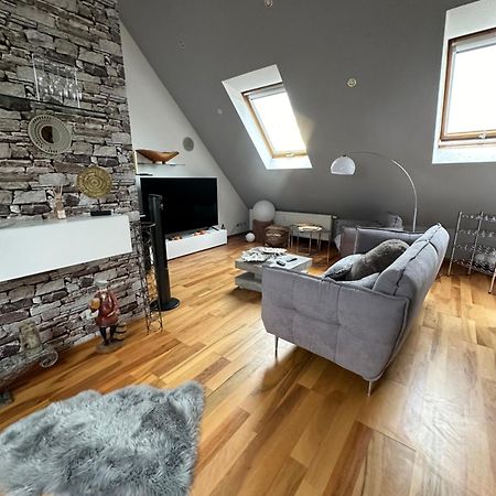 Zentrale Maisonette Mit Buero & Parkplatz Griesheim  Dış mekan fotoğraf