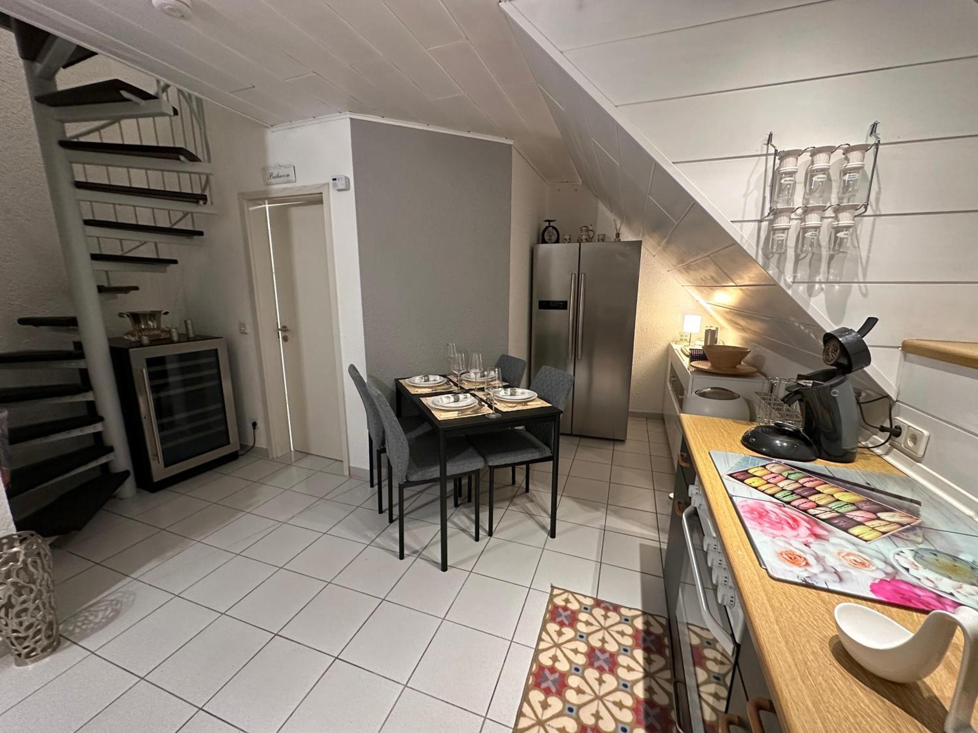 Zentrale Maisonette Mit Buero & Parkplatz Griesheim  Dış mekan fotoğraf