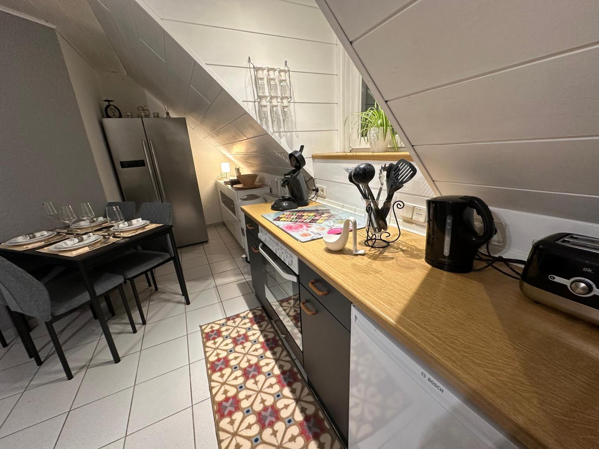 Zentrale Maisonette Mit Buero & Parkplatz Griesheim  Dış mekan fotoğraf
