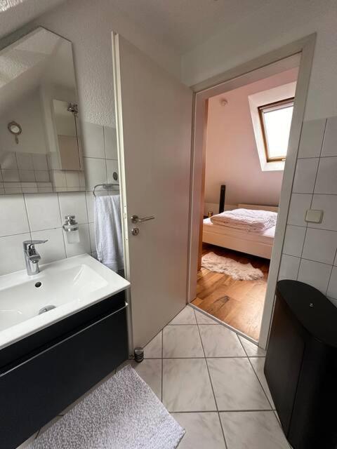 Zentrale Maisonette Mit Buero & Parkplatz Griesheim  Dış mekan fotoğraf