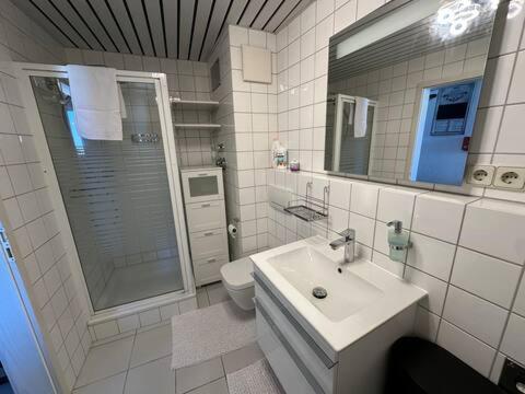 Zentrale Maisonette Mit Buero & Parkplatz Griesheim  Dış mekan fotoğraf